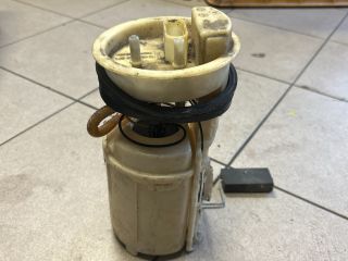 bontott VW GOLF IV Üzemanyag Szivattyú