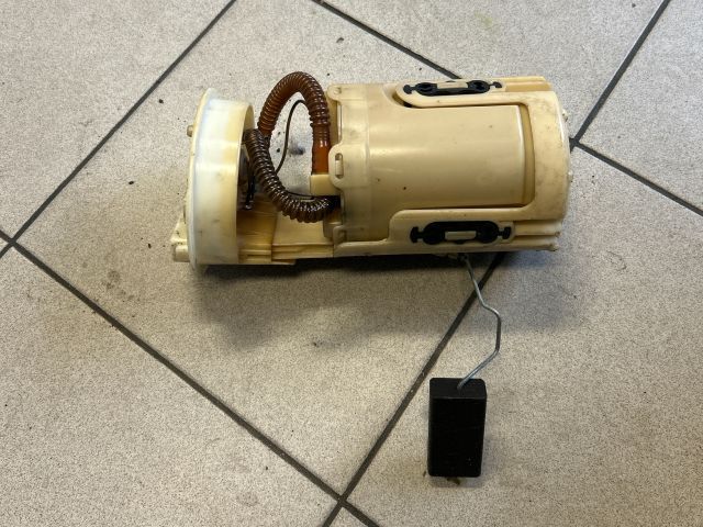 bontott VW GOLF IV Üzemanyag Szivattyú