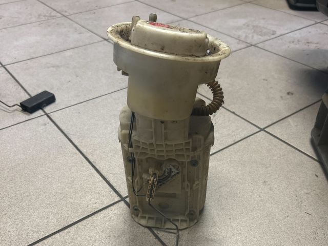 bontott VW GOLF IV Üzemanyag Szivattyú