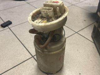 bontott VW GOLF IV Üzemanyag Szivattyú