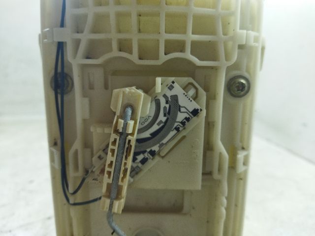 bontott VW GOLF IV Üzemanyag Szivattyú