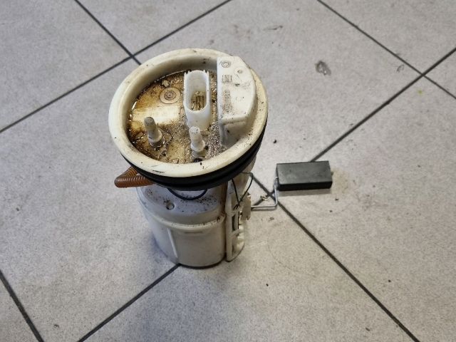 bontott VW GOLF IV Üzemanyag Szivattyú