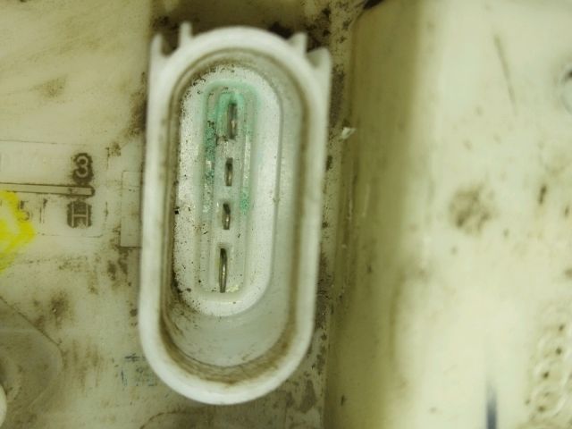 bontott VW GOLF IV Üzemanyag Szivattyú