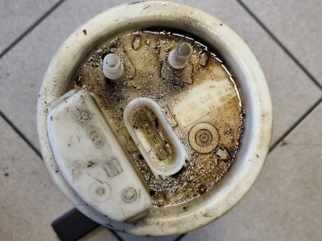 bontott VW GOLF IV Üzemanyag Szivattyú