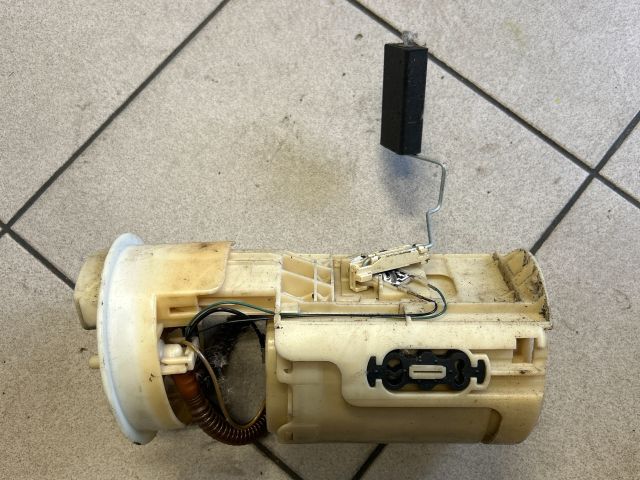 bontott VW GOLF IV Üzemanyag Szivattyú