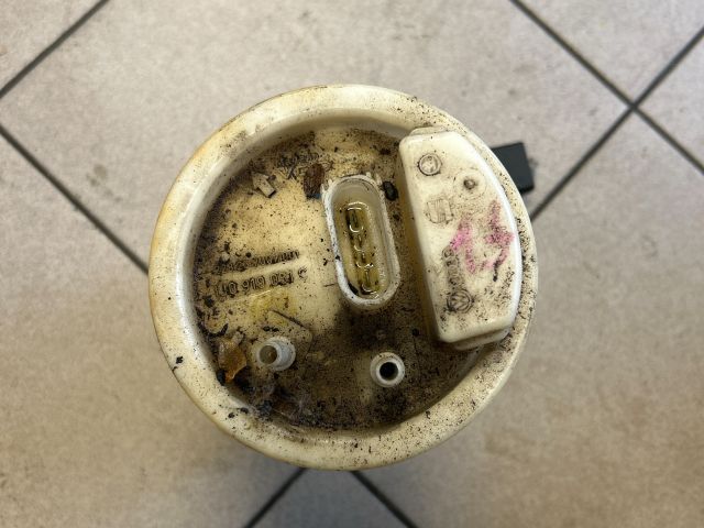 bontott VW GOLF IV Üzemanyag Szivattyú