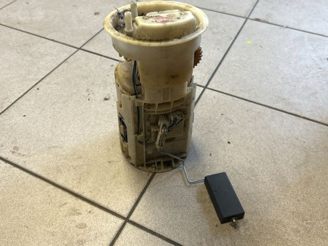 bontott VW GOLF IV Üzemanyag Szivattyú