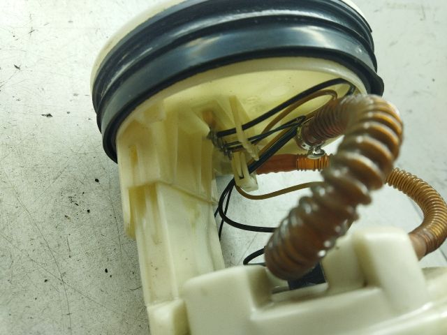 bontott VW GOLF IV Üzemanyag Szivattyú