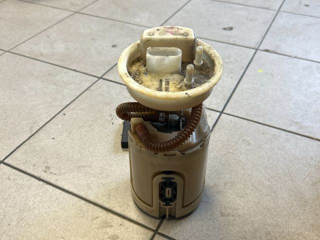 bontott VW GOLF IV Üzemanyag Szivattyú
