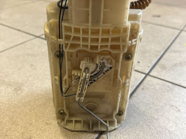 bontott VW GOLF IV Üzemanyag Szivattyú