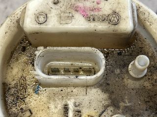 bontott VW GOLF IV Üzemanyag Szivattyú