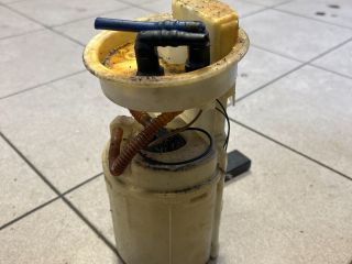 bontott VW GOLF IV Üzemanyag Szivattyú