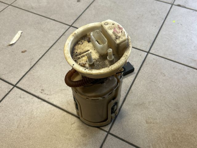 bontott VW GOLF IV Üzemanyag Szivattyú