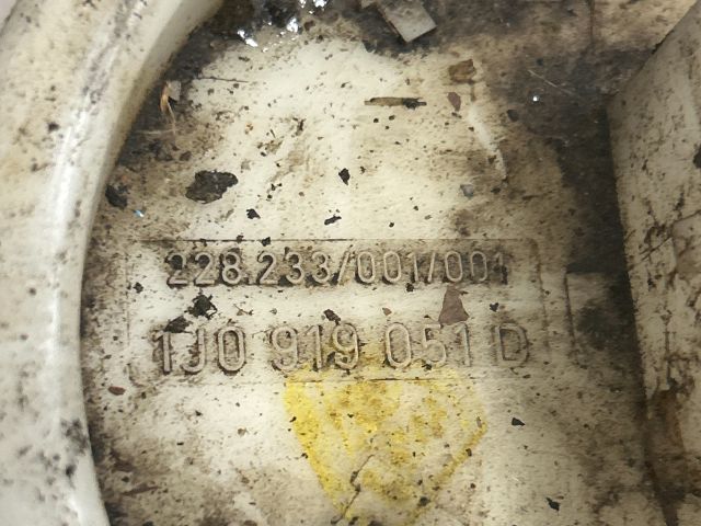 bontott VW GOLF IV Üzemanyag Szivattyú