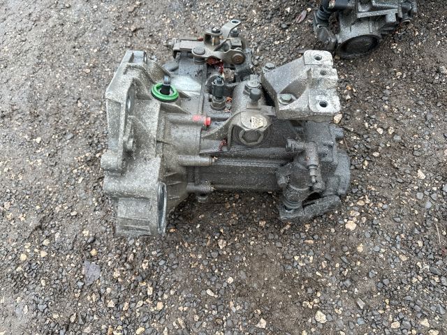 bontott VW GOLF IV Váltó (Mechanikus)