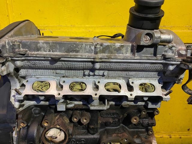 bontott VW GOLF IV Motor (Fűzött blokk hengerfejjel)