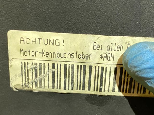 bontott VW GOLF IV Motor (Fűzött blokk hengerfejjel)