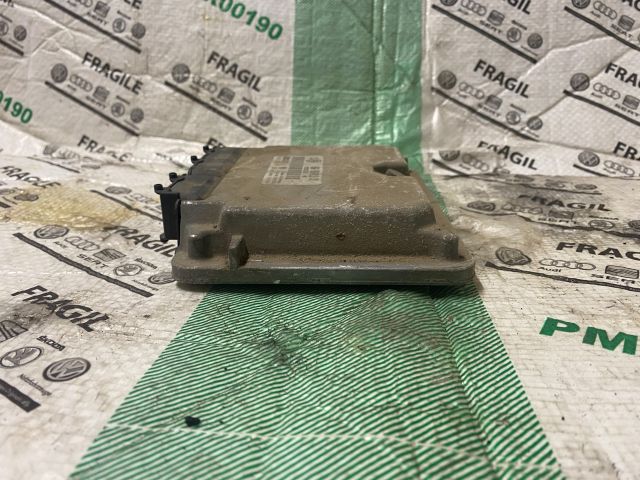 bontott VW GOLF IV Motorvezérlő