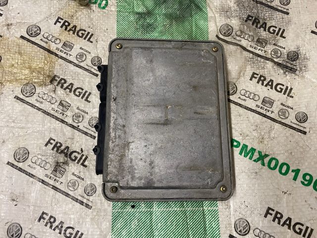 bontott VW GOLF IV Motorvezérlő