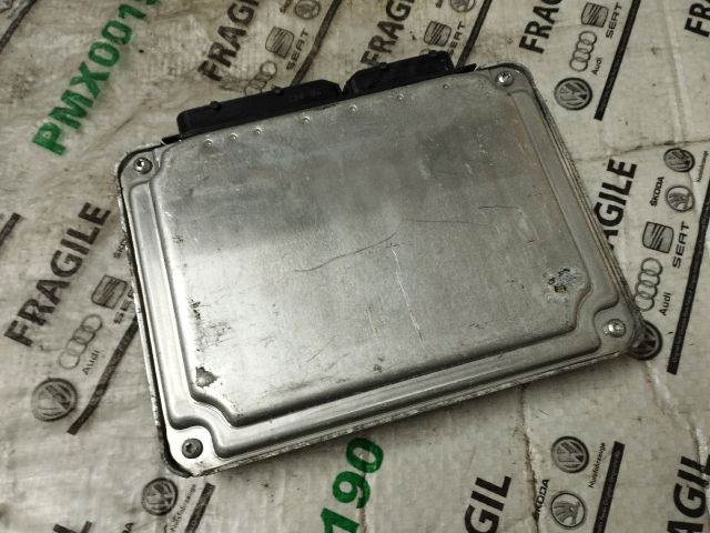 bontott VW GOLF IV Motorvezérlő