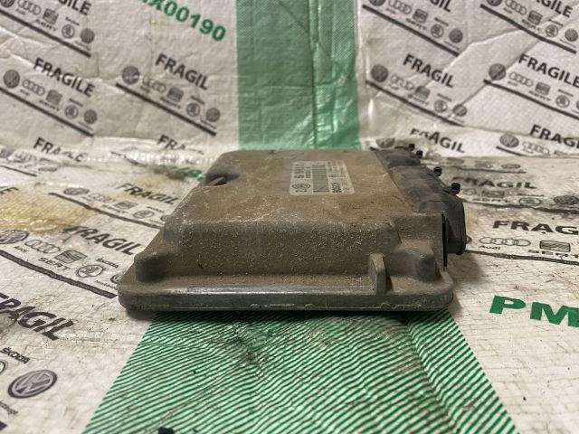 bontott VW GOLF IV Motorvezérlő