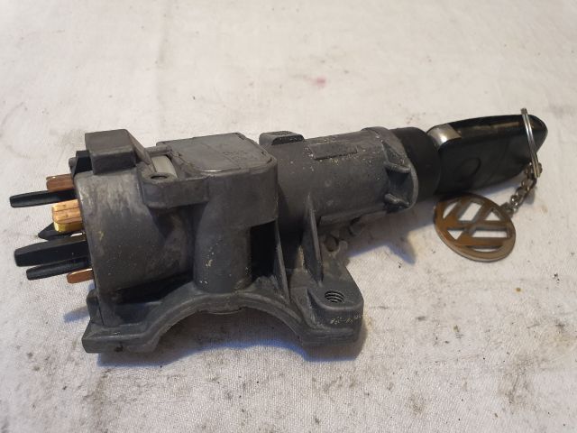 bontott VW GOLF IV Gyújtáskapcsoló Házzal