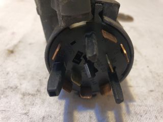 bontott VW GOLF IV Gyújtáskapcsoló Házzal