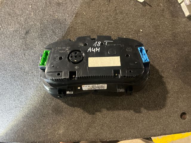 bontott VW GOLF IV Kilométeróra