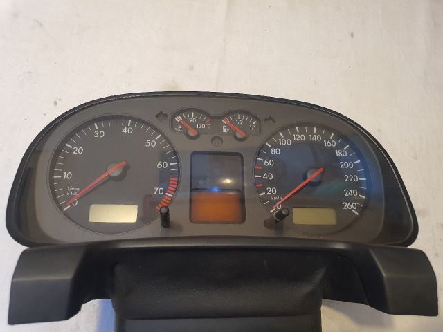 bontott VW GOLF IV Kilométeróra