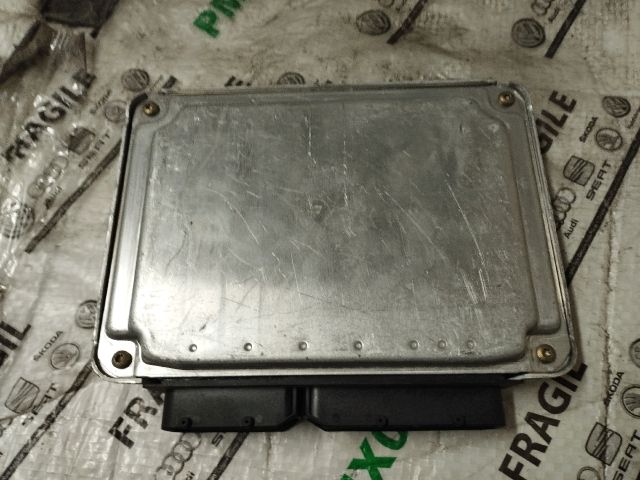 bontott VW GOLF IV Motorvezérlő