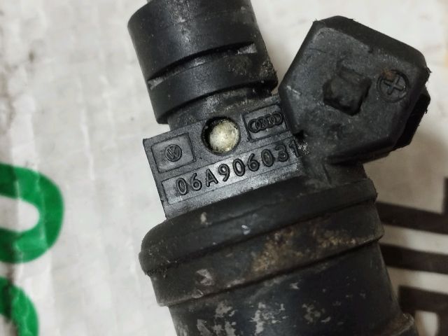 bontott VW GOLF IV Porlasztó (1 db)