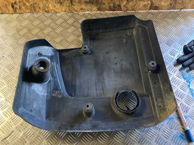 bontott VW GOLF IV Felső Motorburkolat