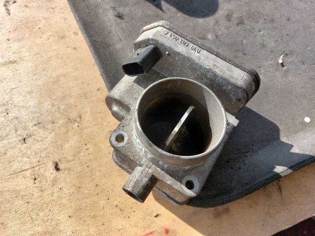 bontott VW GOLF IV Fojtószelep (Elektromos)