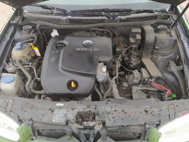 bontott VW GOLF IV Motor (Fűzött blokk hengerfejjel)