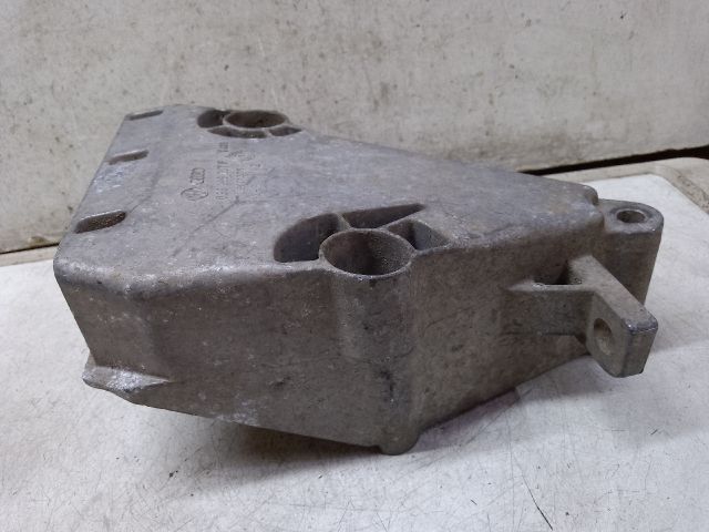 bontott VW GOLF IV Motor Tartó Bak (Fém)