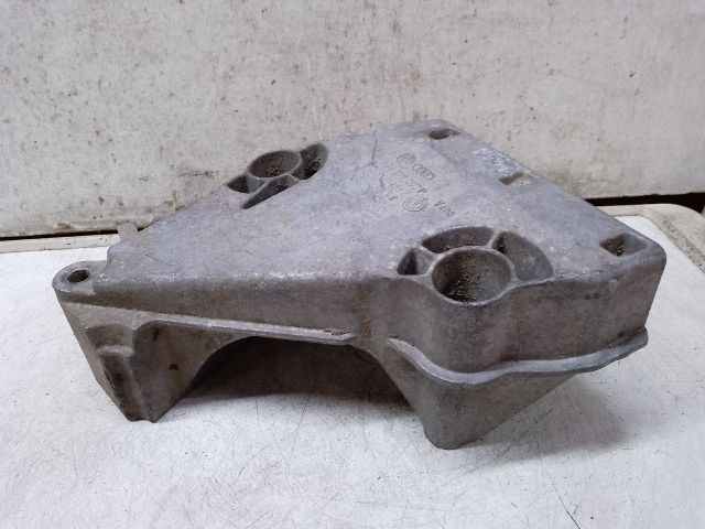 bontott VW GOLF IV Motor Tartó Bak (Fém)