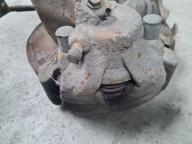 bontott VW GOLF IV Első Pár Fék Szett (Nyereg, Tárcsa, Betét)