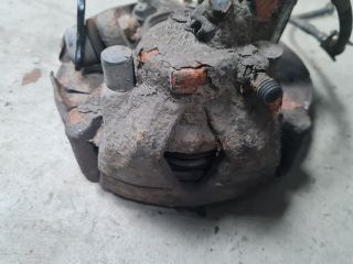 bontott VW GOLF IV Első Pár Fék Szett (Nyereg, Tárcsa, Betét)