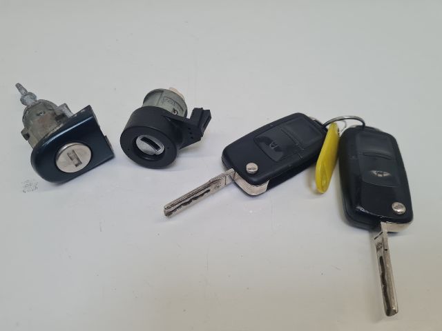 bontott VW GOLF IV Gyújtáskapcsoló Házzal