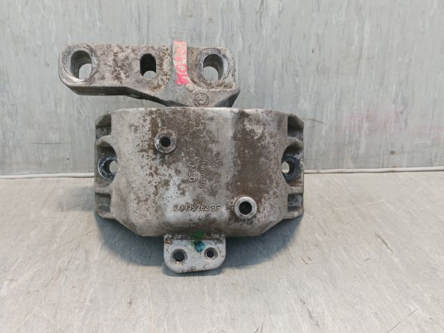 bontott VW GOLF IV Motor Tartó Bak (Fém)