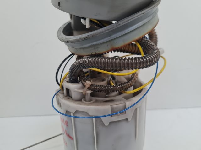 bontott VW GOLF IV Üzemanyag Szivattyú