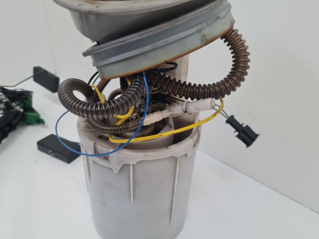 bontott VW GOLF IV Üzemanyag Szivattyú