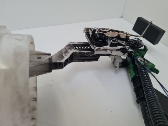 bontott VW GOLF IV Üzemanyag Szivattyú