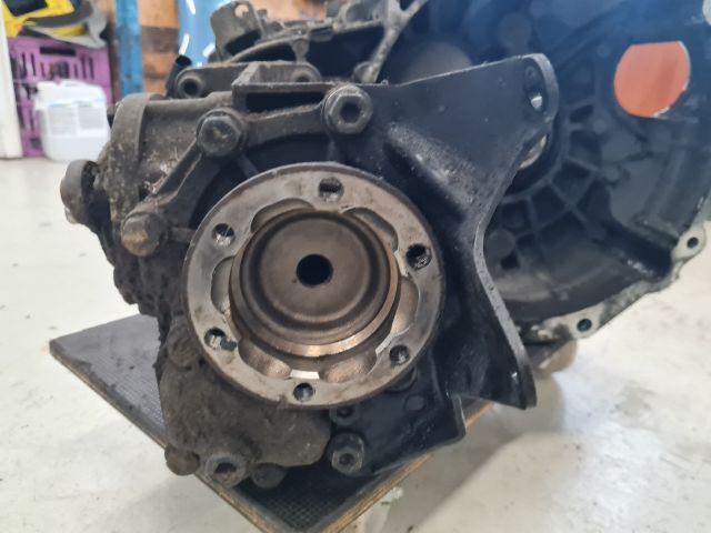 bontott VW GOLF IV Váltó (Mechanikus)