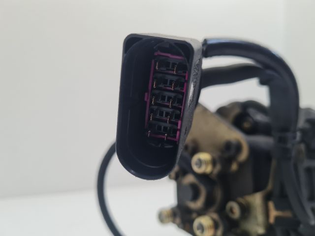 bontott VW GOLF IV Adagoló