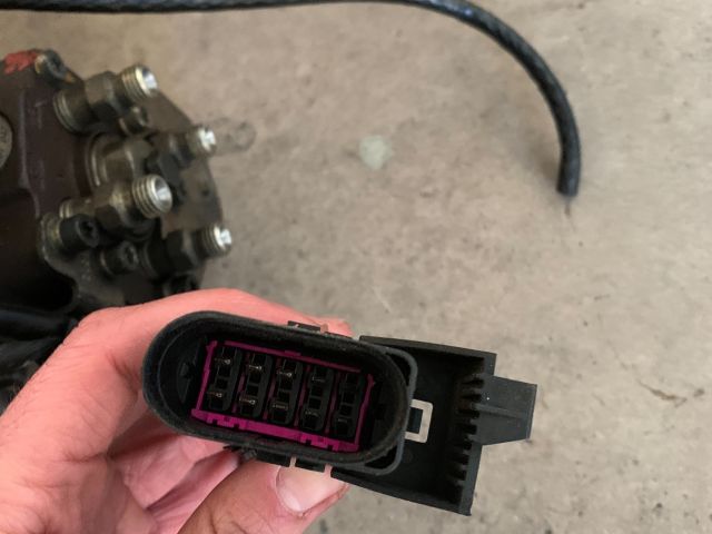 bontott VW GOLF IV Adagoló