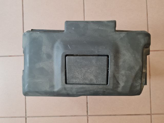 bontott VW GOLF IV Akkumulátor Fedél