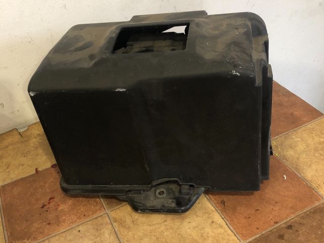 bontott VW GOLF IV Akkumulátor Fedél