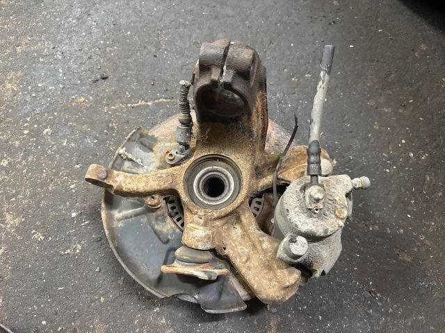 bontott VW GOLF IV Bal első Csonkállvány Kerékaggyal