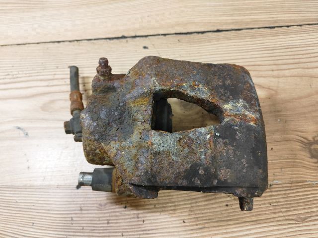 bontott VW GOLF IV Bal első Féknyereg Munkahengerrel